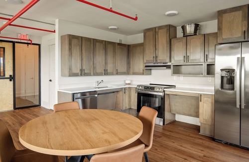 McMinnville Condo | Charming 2BR suite in McMinnville, perfect for families or groups!