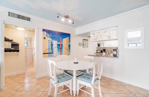 Key Biscayne Apartment | Charming 2br with BEACH ACCESS and full amenities