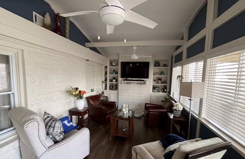 Buechel House | Charming 3 Bed, 2 Bath House Near Churchill Downs