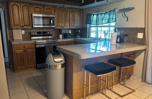 New Port Richey East House | Charming 3-bedroom house with WiFi and AC in brilliant New Port Richey