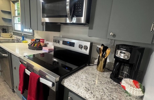 Millersville House | Charming 3-bedroom house with WiFi and AC in welcoming Nashville