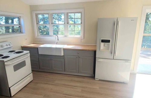 Kings Mountain House | Charming 3-bedroom house with WiFi and AC in Kings Mountain!