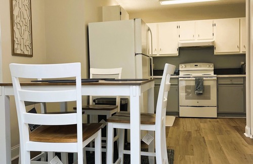 Columbia House | Charming 3-bedroom townhome with WiFi and AC in West Columbia