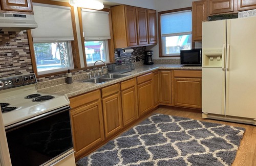 Caulfield Cottage | Charming 3-bedroom cottage with WiFi and AC in delightful Caulfield