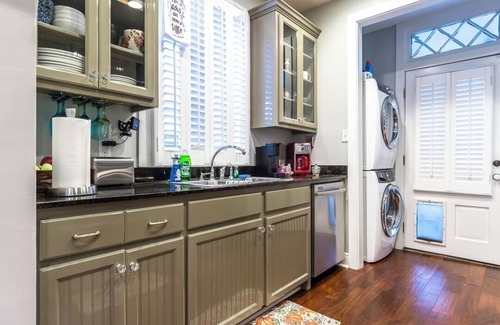 Mobile House | Charming 3-bedroom cottage in Oakleigh Historical District in downtown Mobile