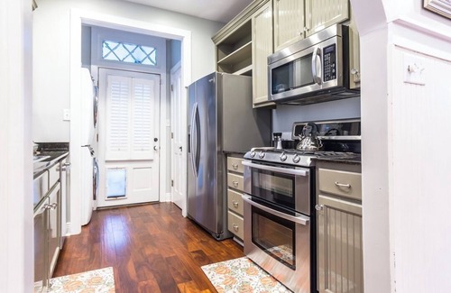 Mobile House | Charming 3-bedroom cottage in Oakleigh Historical District in downtown Mobile