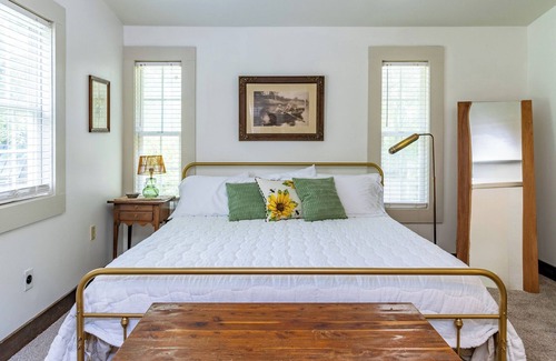 Flintstone Other | Charming 3-bedroom farmhouse private 15 minutes to downtown Chattanooga