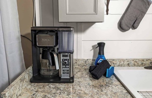 Dade City House | Charming 3-Bedroom Getaway w/Pool & Resort-Style Amenities