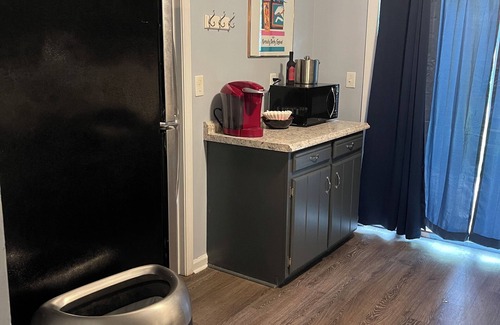 Valley Station House | Charming 3-bedroom house with WiFi and AC in fabulous Louisville