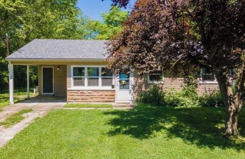 Valley Station House | Charming 3-bedroom house with WiFi and AC in fabulous Louisville