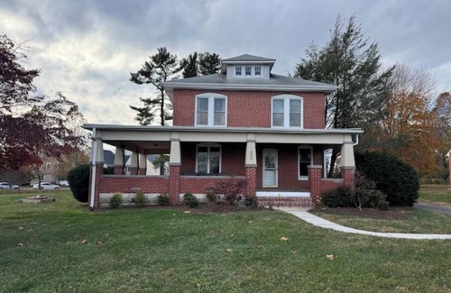 Mount Airy House | Charming 3-bedroom house in the heart of town right off I-70