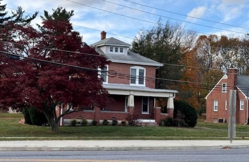 Mount Airy House | Charming 3-bedroom house in the heart of town right off I-70