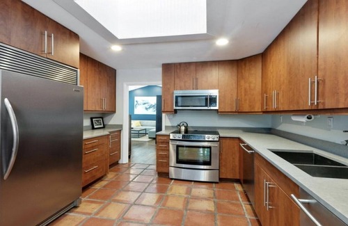 Shorewood-Tower Hills-Harbert House | Charming 3-bedroom house with a pool and spa on 5 acres of woods near Harbert.