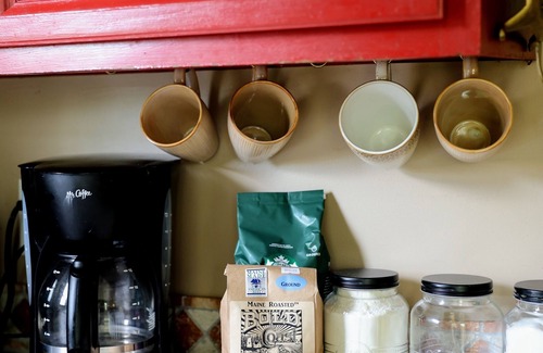 Baileyville House | Charming 3-bedroom house with AC, WiFi and complimentary Canoe