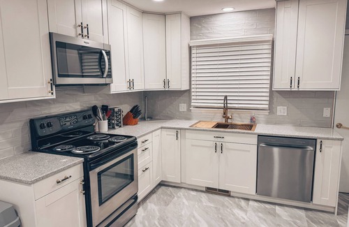 Fishers House | Charming 3-bedroom home near everything safe neighborhood. Family & pet-friendly