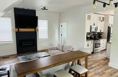 Atlantic House | Charming 3-bedroom house in quiet residential neighborhood