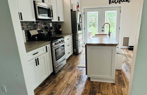 Atlantic House | Charming 3-bedroom house in quiet residential neighborhood