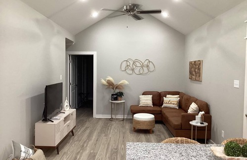 Sheridan House | Charming 3-bedroom house with WiFi in downtown Sheridan