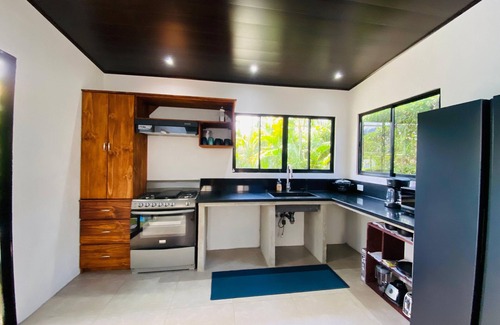 Central Pacific Coast House | Charming 3-bedroom house with WiFi, fitness room in Quepos