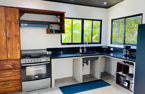 Central Pacific Coast House | Charming 3-bedroom house with WiFi, fitness room in Quepos