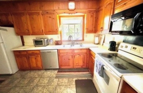 Aiken House | Charming 3-bedroom house in superb Aiken with AC, WiFi