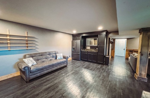 Logan House | Charming 3-bedroom house with AC and WiFi in the Hocking Hills