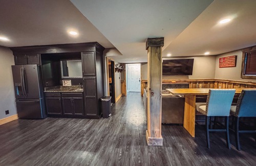 Logan House | Charming 3-bedroom house with AC and WiFi in the Hocking Hills