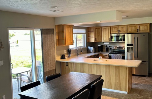 Omak House | Charming 3-bedroom house with AC, WiFi in brilliant Omak