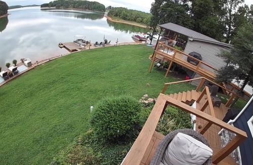 Rutledge House | Charming 3-bedroom Lakehouse . Boat Slip, Pontoon option .3 Golf courses nearby