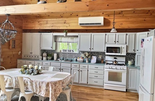 Otis House | Charming 3 bedroom on Beech Hill Pond close to Ellsworth and Bar Harbor WiFi, AC