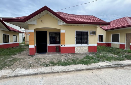 Butuan House | Charming 3-bedroom, 2-bathroom house in Butuan City with AC, WiFi