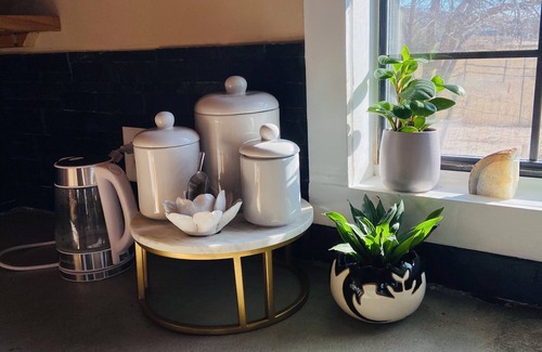 Nambe Pueblo Cabin | Charming 3-bedroom cabin with WiFi, AC in peaceful Ojo Caliente