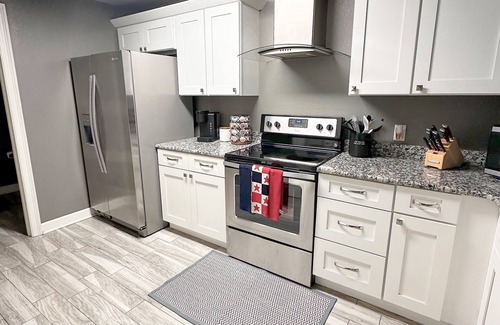 Russellville House | Charming 3-bedroom house with AC and WiFi in Russellville!