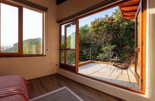 Tepoztlan Villa | Charming 3-bedroom Villa in Tepoztlán with WiFi - Casa Aluna - Oasis in Mountain