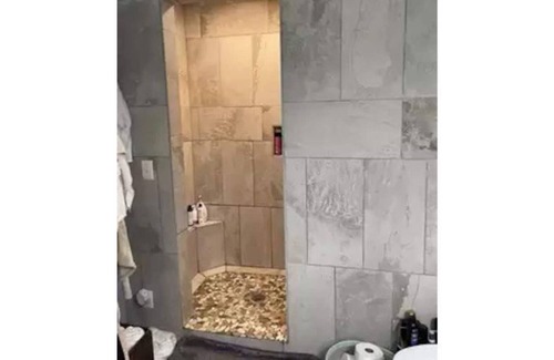 Cullman House | Charming 3 Bedroom with Hot Tub in city limits.