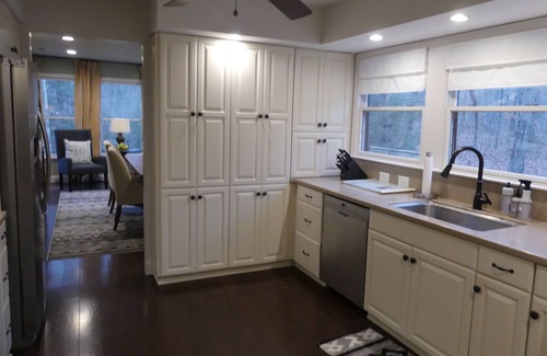 Clifftops House | Charming 3 BR, 2 Bath cabin located in quiet Clifftops and close to Sewanee