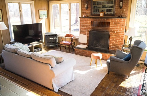 Shenandoah Junction House | Charming 3-bedroom house with hot tub near Shepherdstown & Harpers Ferry