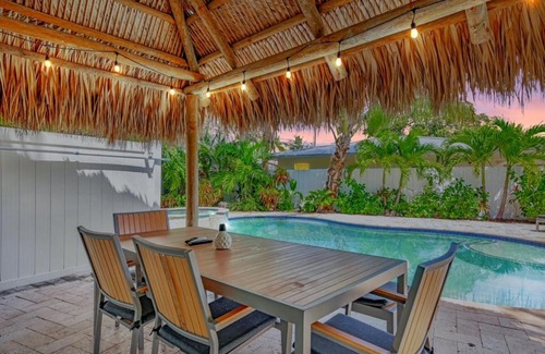 Lake Ridge House | Charming 3BR Home Pool and Hot Tub FTL Gateaway