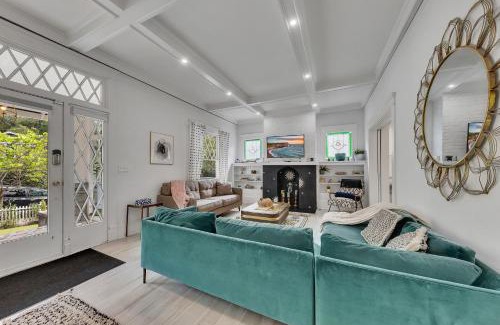 Midtown House | Charming 3br Near Piedmont Park Patio