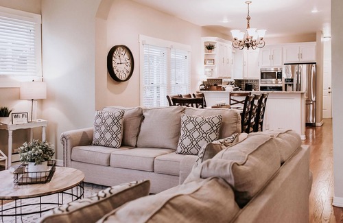 Southtown House | Charming 3BR Southtown/Downtown S.A. Home plus a separate 2BR casita!