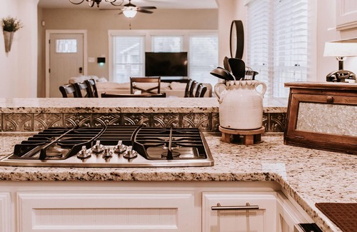Southtown House | Charming 3BR Southtown/Downtown S.A. Home plus a separate 2BR casita!