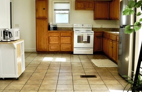 St. Albans Apartment | Charming 3BR 2BA Home – Walk to Downtown St. Albans, Near Lake Champlain