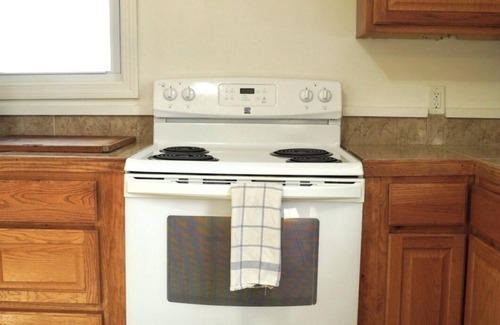 St. Albans Apartment | Charming 3BR 2BA Home – Walk to Downtown St. Albans, Near Lake Champlain