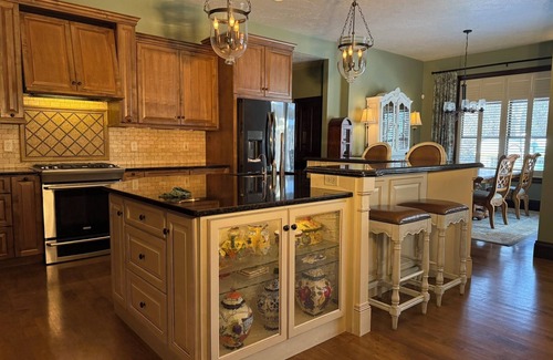 Neenah House | Charming 4-bdr chateau in Neenah. Includes 75 ft RV pad with power & water h/u's