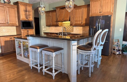 Neenah House | Charming 4-bdr chateau in Neenah. Includes 75 ft RV pad with power & water h/u's