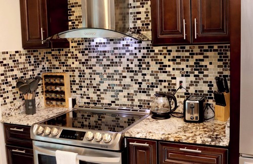 White Oak House | Charming 4-bedroom house with AC and WiFi in brilliant Silver Spring