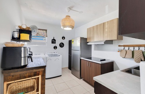 Tierras Nuevas Saliente House | Charming 4-bedroom house with AC, WiFi in lovely Manati