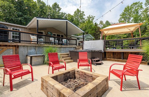 French Lick House | Charming 4-bedroom house with WiFi and AC in French Lick with country setting