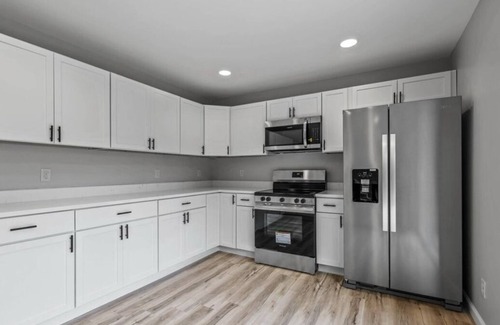 Lawrence House | Charming 4-bedroom house with WiFi in lovely Indianapolis