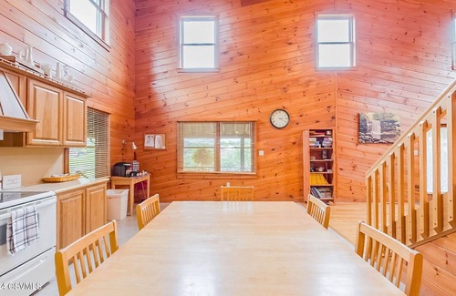 Benton Cabin | Charming 5-bedroom lodge in delightful Benton minutes from Ricketts Glen.